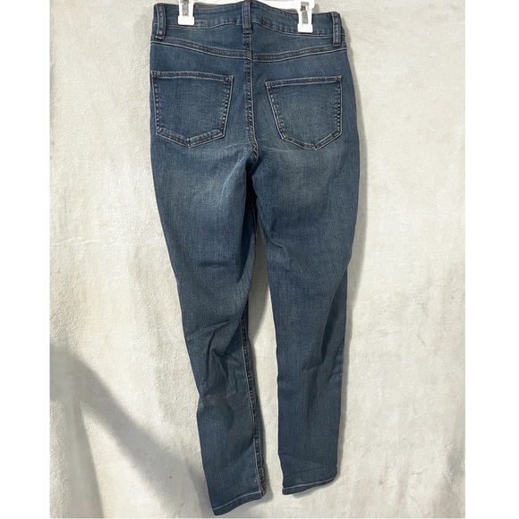 HIGH RISE JEANS - Picture 2 of 3